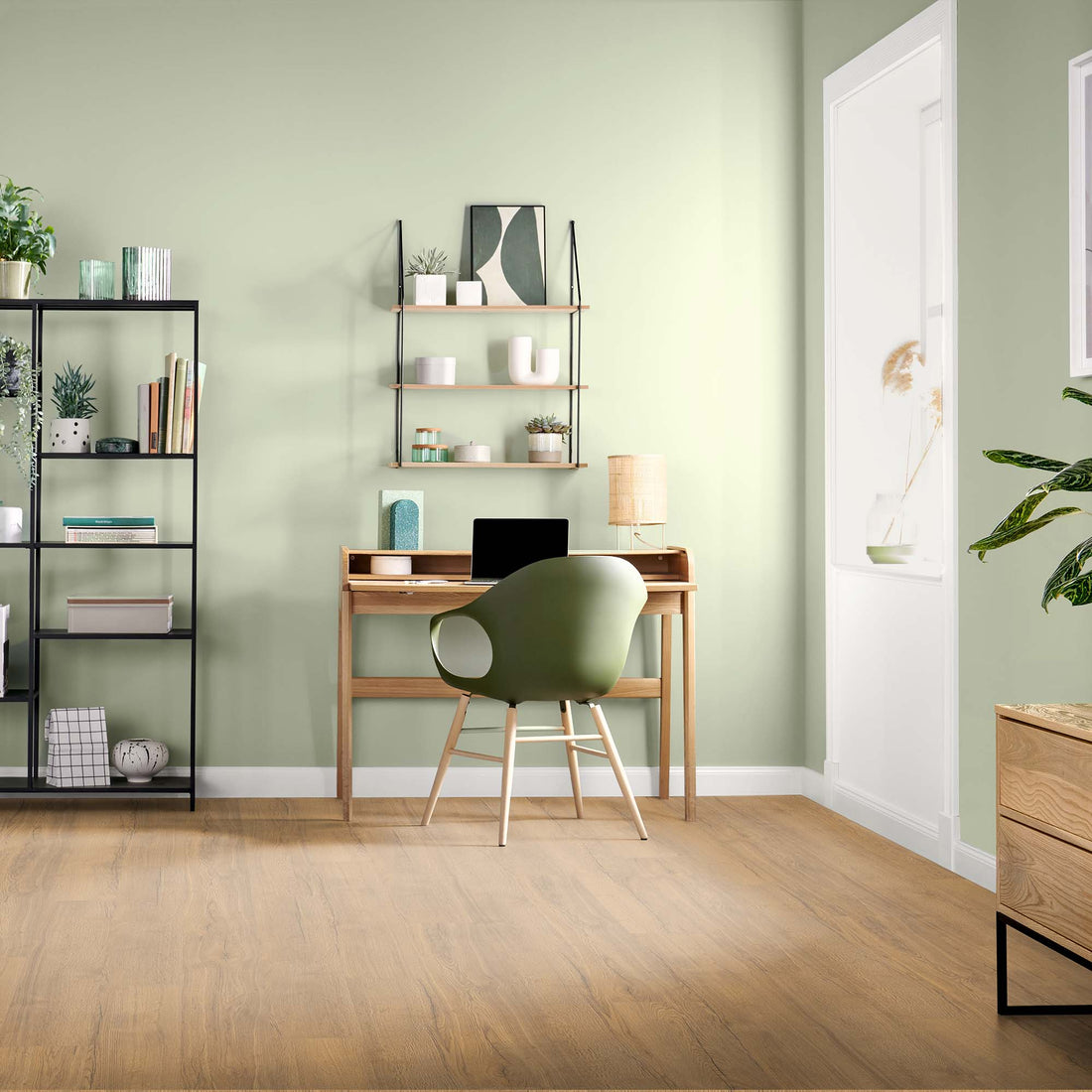Amber Rowan Oak 8mm Water Resistant Laminate 